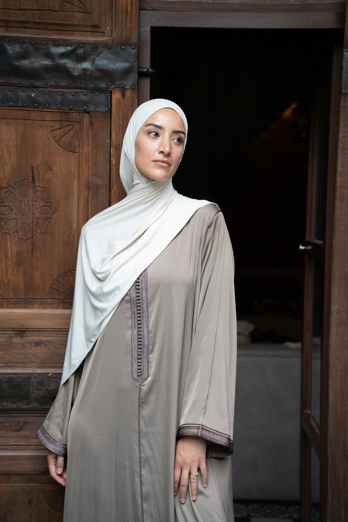 Essential Abaya — Taupe